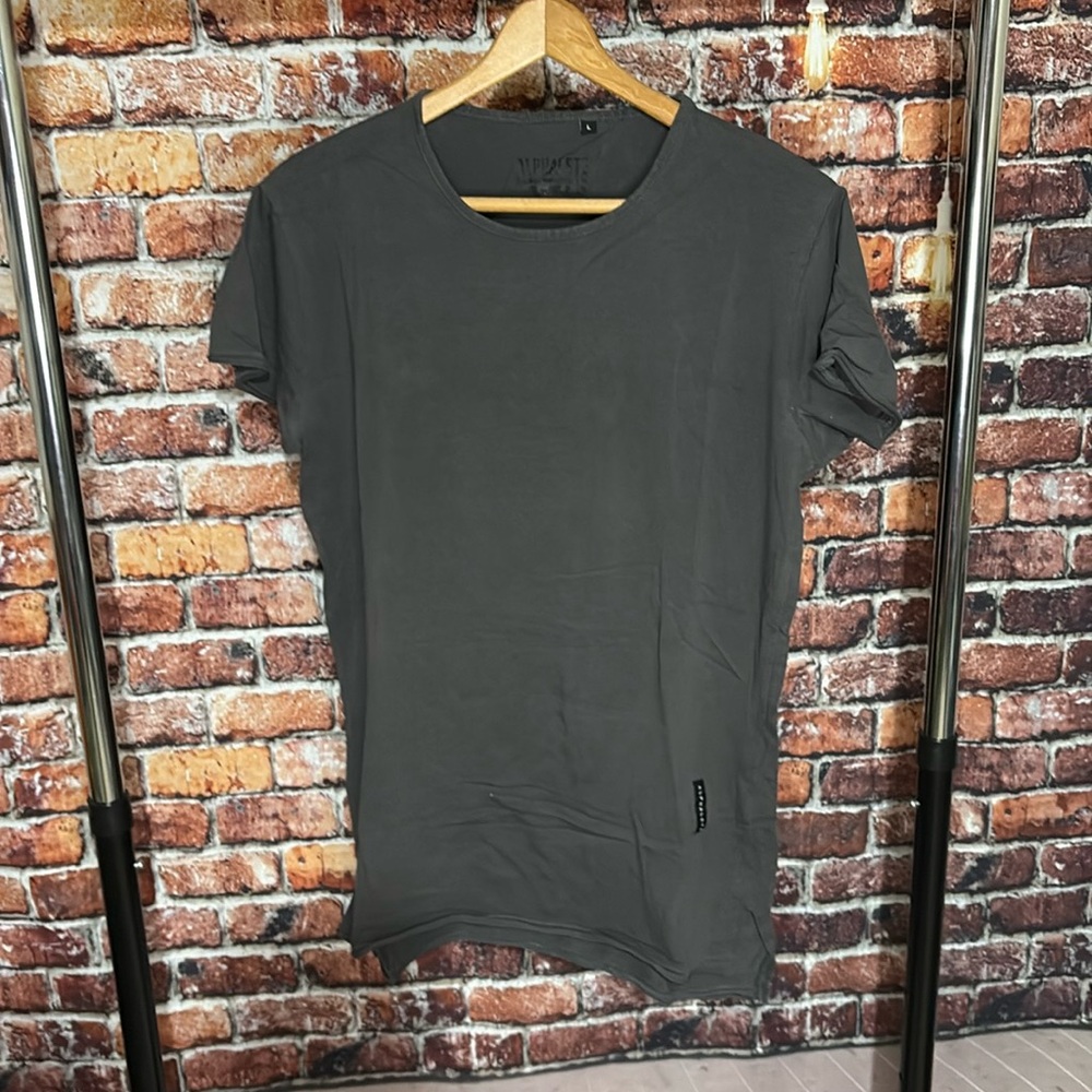 Alphalete grey rolled hem Short Sleeve muscle fit tee Shirt large men’s stretch